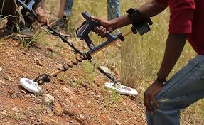 منقب-مع-جهاز-وحش-الذهب-1000